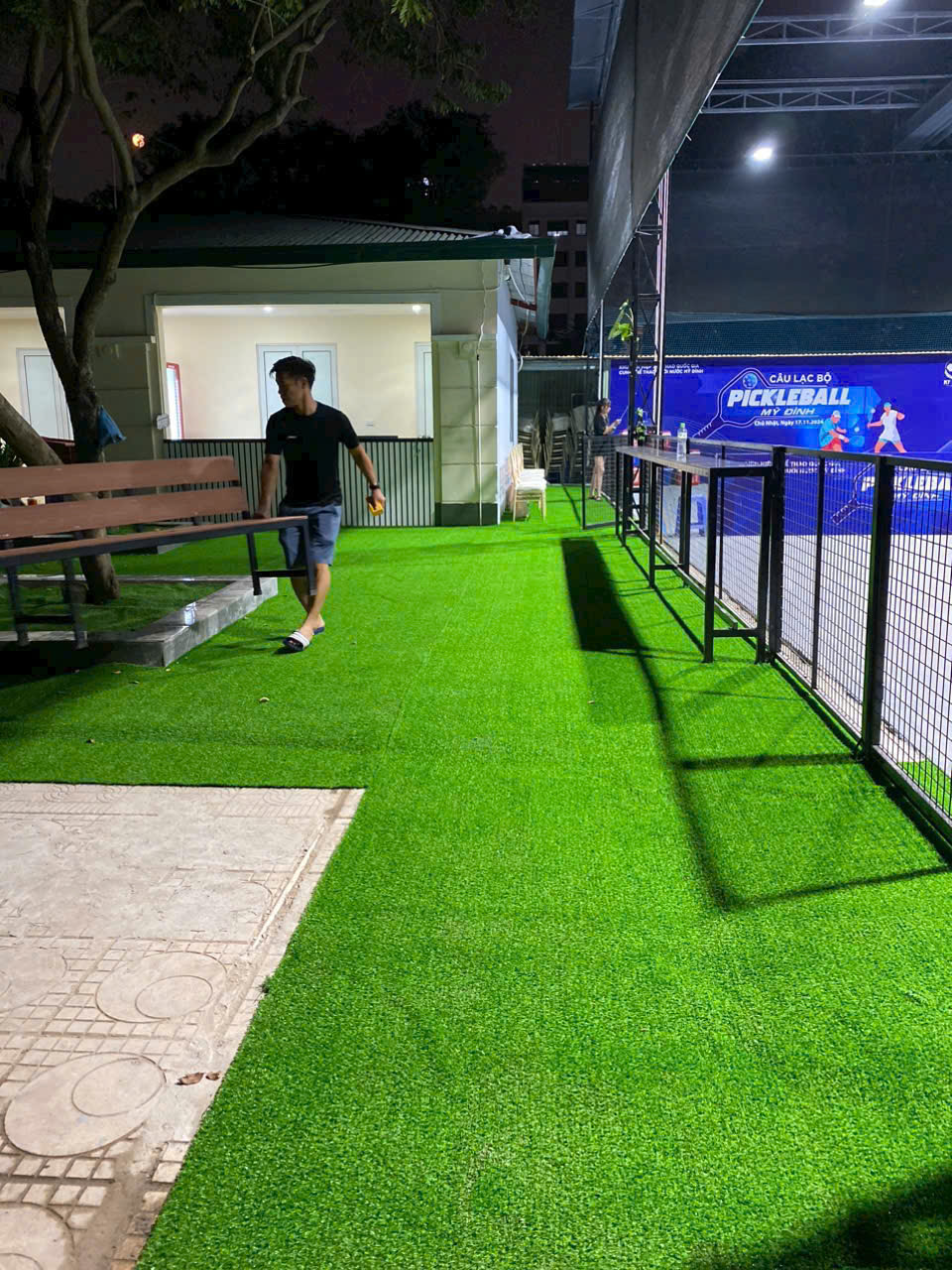 Thi Công Cỏ Sân Vườn Trường Học